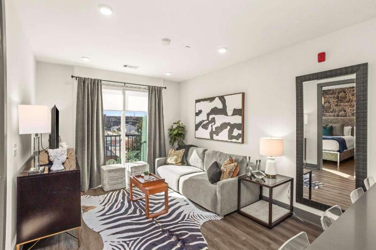 Muse-ic City Luxury - Entire Apt 5 min to Broadway - Chambres d'hôtes Nashville