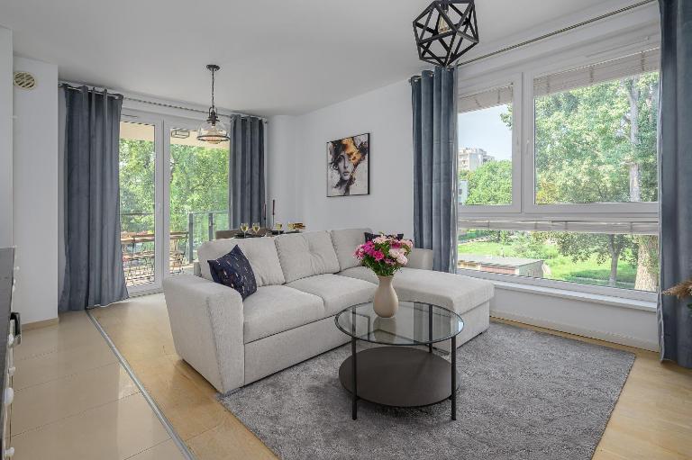 Lumina I Modern 3-room Apart I Parking I 2 Balcony I PGE - B&B Warsaw