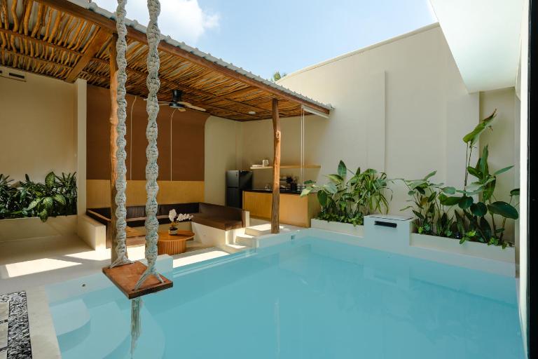Maharva Jogja Villas With Private Pool And Kitchen - B&B Yogyakarta
