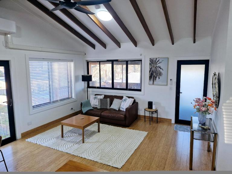 Central South East Units - B&B Armidale