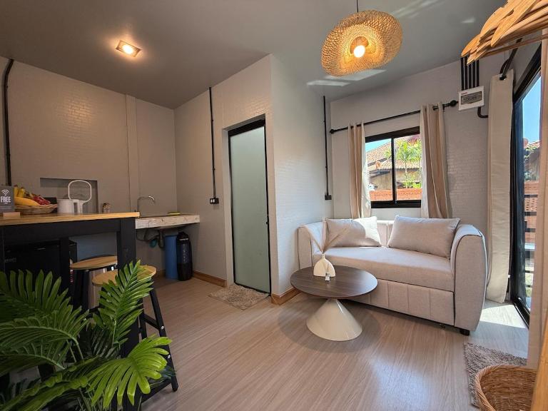Work and Relax with 4K Office and Central Location - B&B Ban Hin Kong