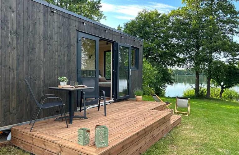Tiny Krajna - Cozy Tiny House by Lake Slawianowskie Wielkie by Nestri - Bed and Breakfast Wiktorówko
