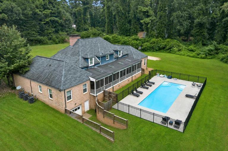 Private Pool Estate Soccer Field Sleeps 16 - B&B Lithonia