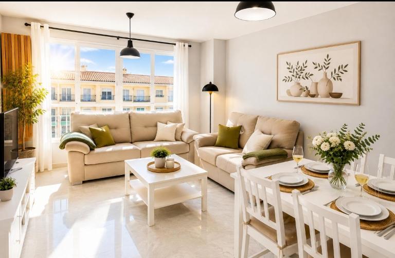 Apartamento, piscina, wifi 5G, patio privado, parking, sol, 300 metros de la playa VFT MA 75455 - Bed and Breakfast Manilva