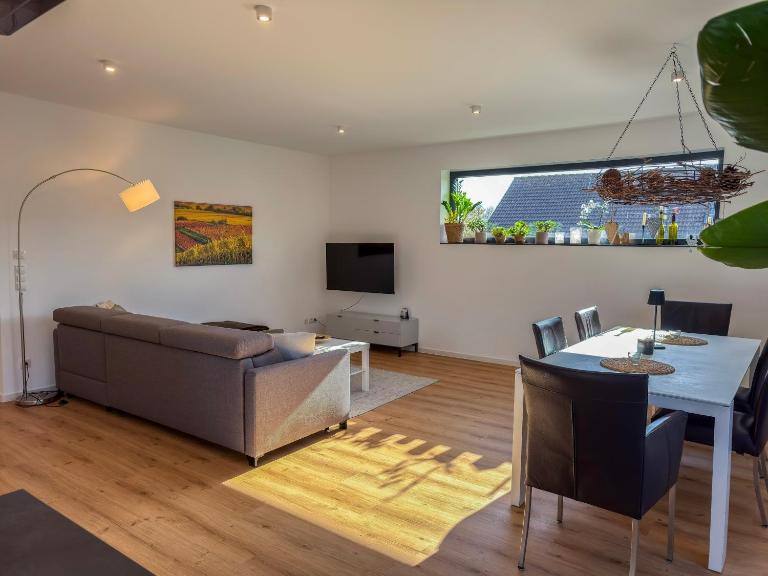 Vyne Apartments - Terrasse - Grill - Privatparkplatz - Ferienwohnung Venningen