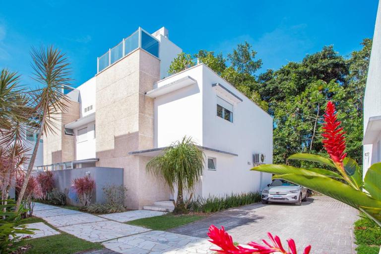 Casa com jacuzzi e rooftop - Wecare Hosting - B&B Bertioga