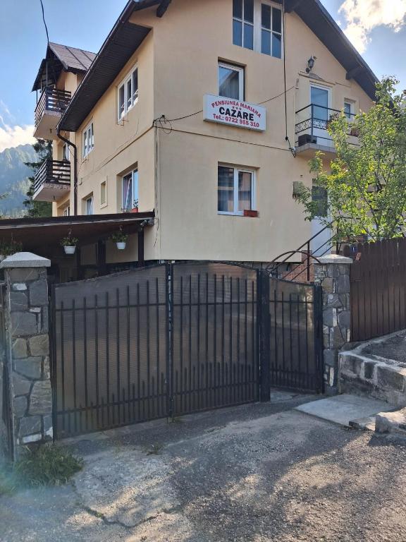 Pensiunea Mariana - Chambres d'hôtes Buşteni