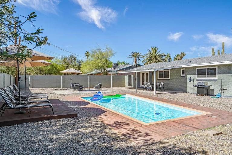 Tucson Oasis by Rather Be Properties - B&B Tucson