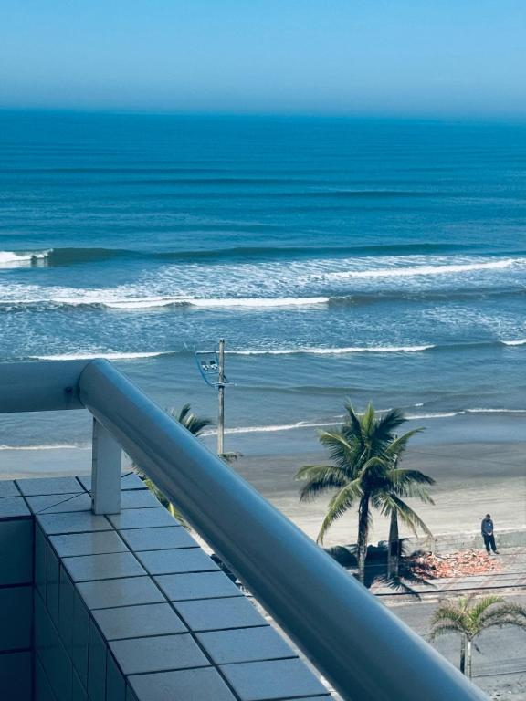 Apto amplo vista para o mar Mongaguá Wi-Fi gratuito aceita pet - B&B Mongaguá