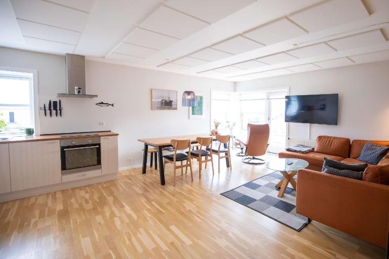 Torshavn Home with Views Near City Center - B&B Tórshavn