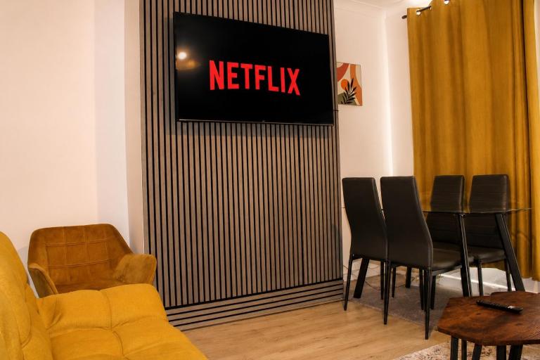 3BR Home for 8 - Netflix & Free Parking - Lakeside, Doncaster Centre & Station Nearby - Chambres d'hôtes Doncaster