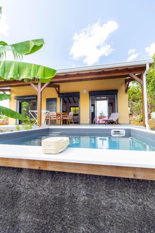 Nairobi un T3 Central, quiet and cozy with pool - B&B Les Abymes