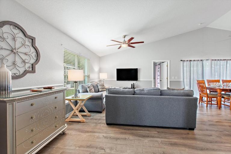 Disney themed house with private heated pool - Bed and Breakfast Davenport