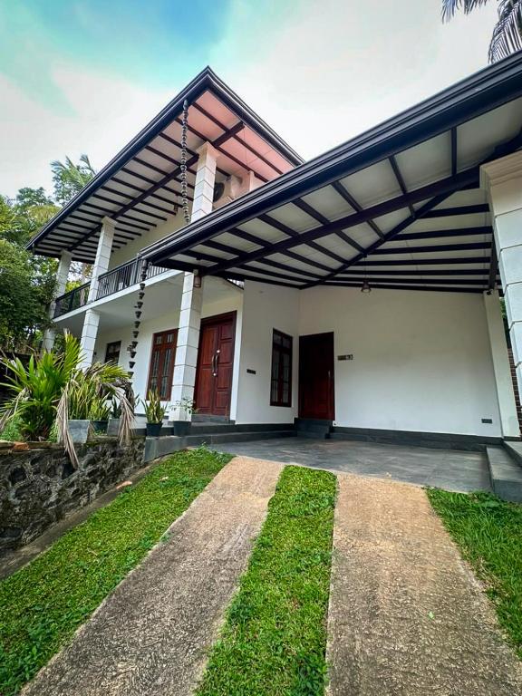 Authentic Modern Villa 10mn Walk to Hiriketiya Beach - Bed and Breakfast Dikwella