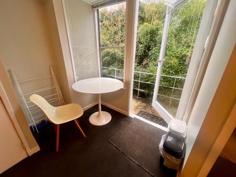 Studio is 2nd door past carport - Ferienwohnung Auckland