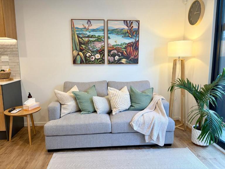 Work-Ready CBD Stay - Office, Monitor, Great Coffee & King Bed - Chambres d'hôtes Christchurch