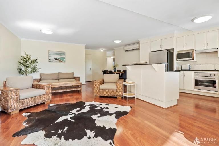 Victoria's Apartment | Riverfront, Pool, CBD - B&B Rockhampton