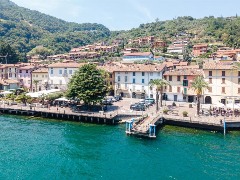 IseoLakeRental - Il Delfino del Lago - B&B Riva di Solto