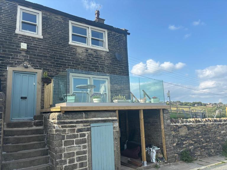 Cosy cottage stunning views close to Headley Venue - B&B Thornton