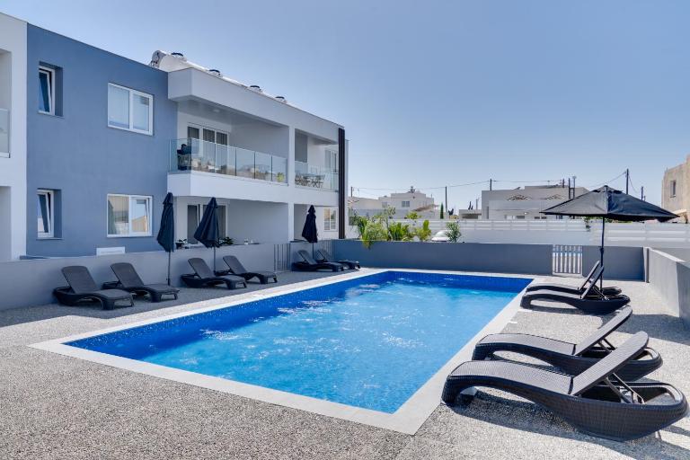 Oasis Luxury Residence B101 - Pool View - B&B Xylofagou