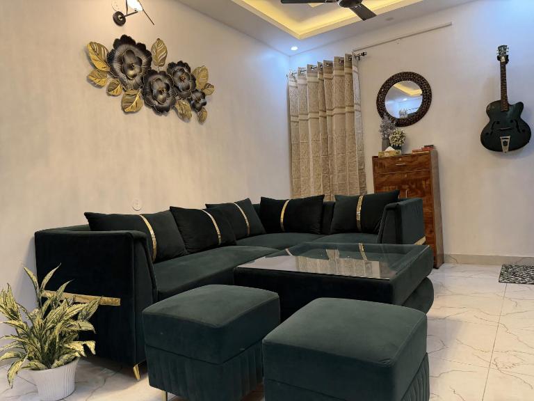 Second Home Dehradun - B&B Dehradun