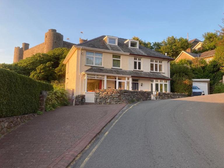 Harlech castle and beach home - Chambres d'hôtes Harlech