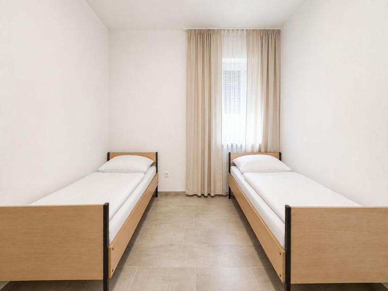 Lichtdurchflutete Unterkunft für Teams & Monteure mit Dachterrasse in Worms - B&B Worms