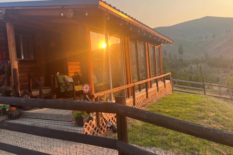 Cozy Cabin Oxen-Le-Fields Montana - B&B Conner