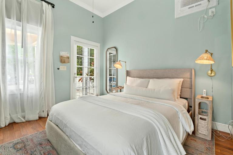 HAVANA VIEJA at Azul Mansion Key West - B&B Key West