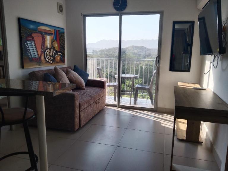 Apartamento con Piscina y Parqueadero cerca a Tayrona - B&B Santa Marta