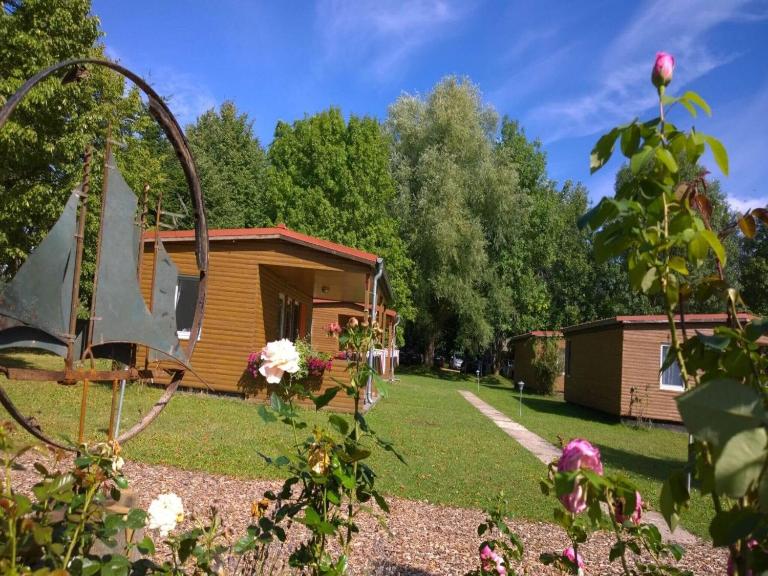 Ferienhaus am Achterwasser in Lütow - B&B Lütow
