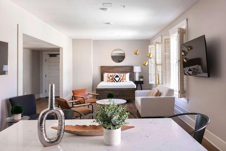 Hip 2BR Suite in Central Gaslamp Walk Score 99 - B&B San Diego