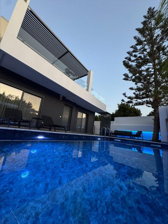 Araucaria luxury villa - B&B Artémida