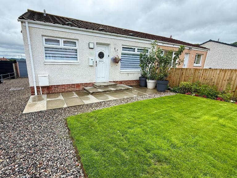 Duneden, 2 bedroom house with parking & gardens - Ferienwohnung Falkirk