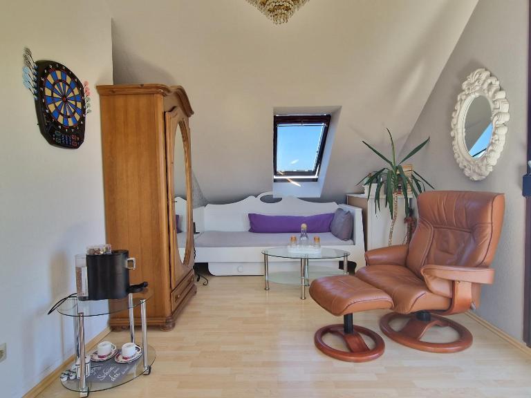 Ruhige Oase mit Vollwertfrühstück - B&B Bad Schönborn