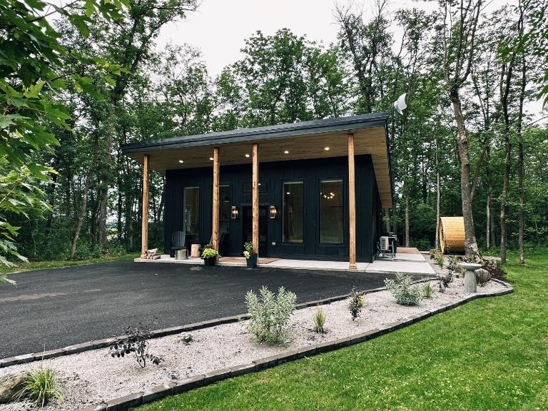 South Shores - Bed and Breakfast Warroad