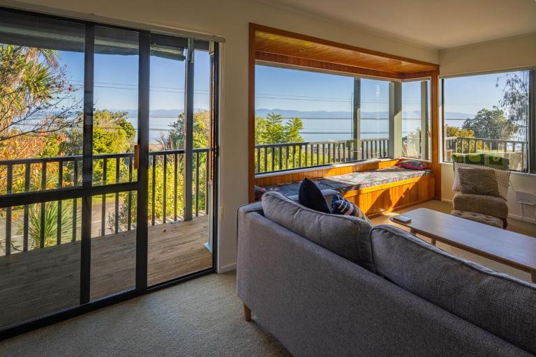 Sea La Vie in sunny Nelson. - B&B Nelson
