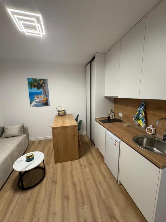Apartman Jaz Lastva Grbaljska - B&B Budva