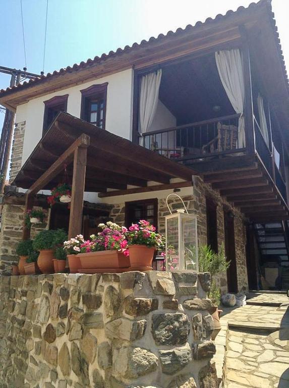 Traditional house - B&B Nikiti