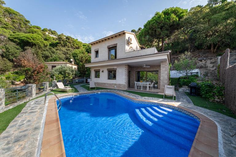 End of summer getaway villa 4 groups and families - Ferienwohnung Lloret de Mar