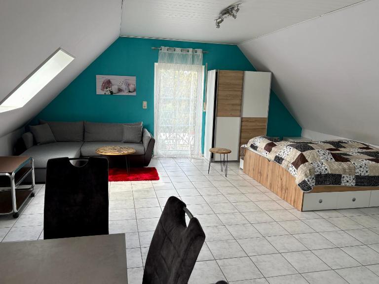 Modernes Apartment Nähe Frankfurt - Bed and Breakfast Niederdorfelden