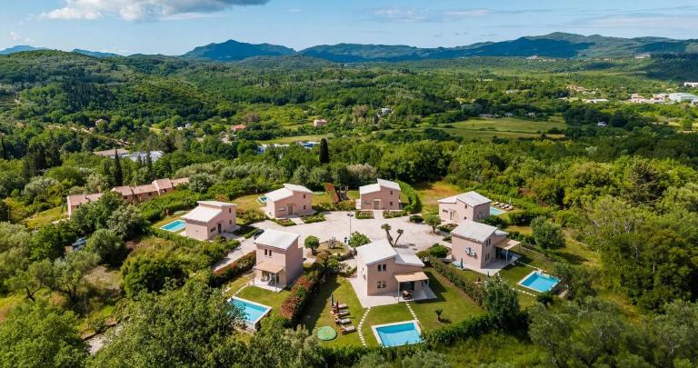 Villas EPTA KARPI Complex of 7 Luxury Villas - B&B Skarpári