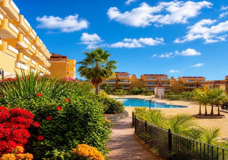 Family apartment with BBQ and 100m2 terracy - B&B Puerto de Santiago