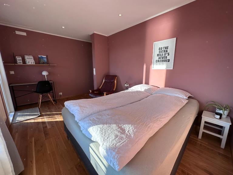 Rom med sjøutsikt sentralt på Finnsnes - Bed and Breakfast Finnsnes