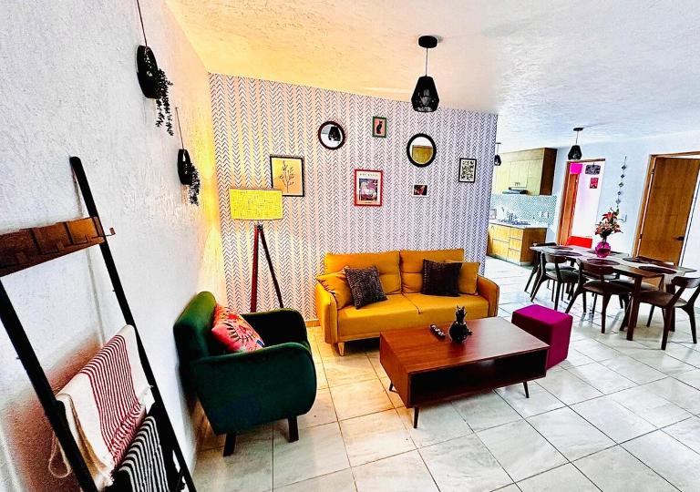 Depto céntrico amplio 3 Habitaciones 2 Baños Estacionamiento Privado - B&B Pátzcuaro