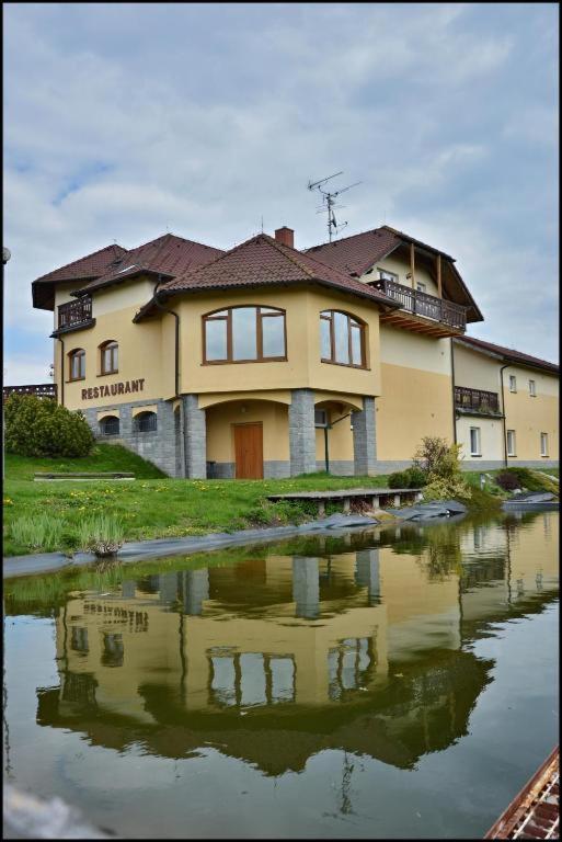 Penzion Starý Dvůr - B&B Nové Dvory