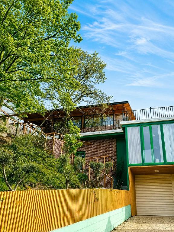 Green Hill Villa - Bed and Breakfast Tirana