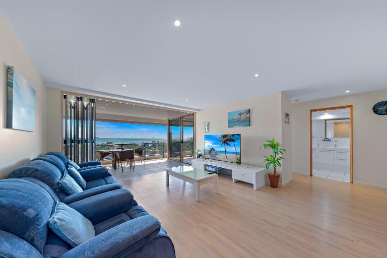 Getaway Ocean Views KIDS STAY FREE - B&B Airlie Beach
