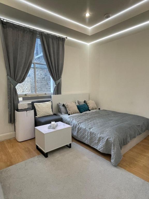 Cosy Knightsbridge Studio Near Harrods - B&B Londra