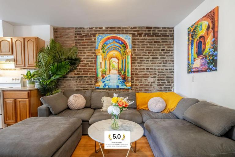 Prime Location Gorgeous 4BR Downtown MTL - Ferienwohnung Montreal
